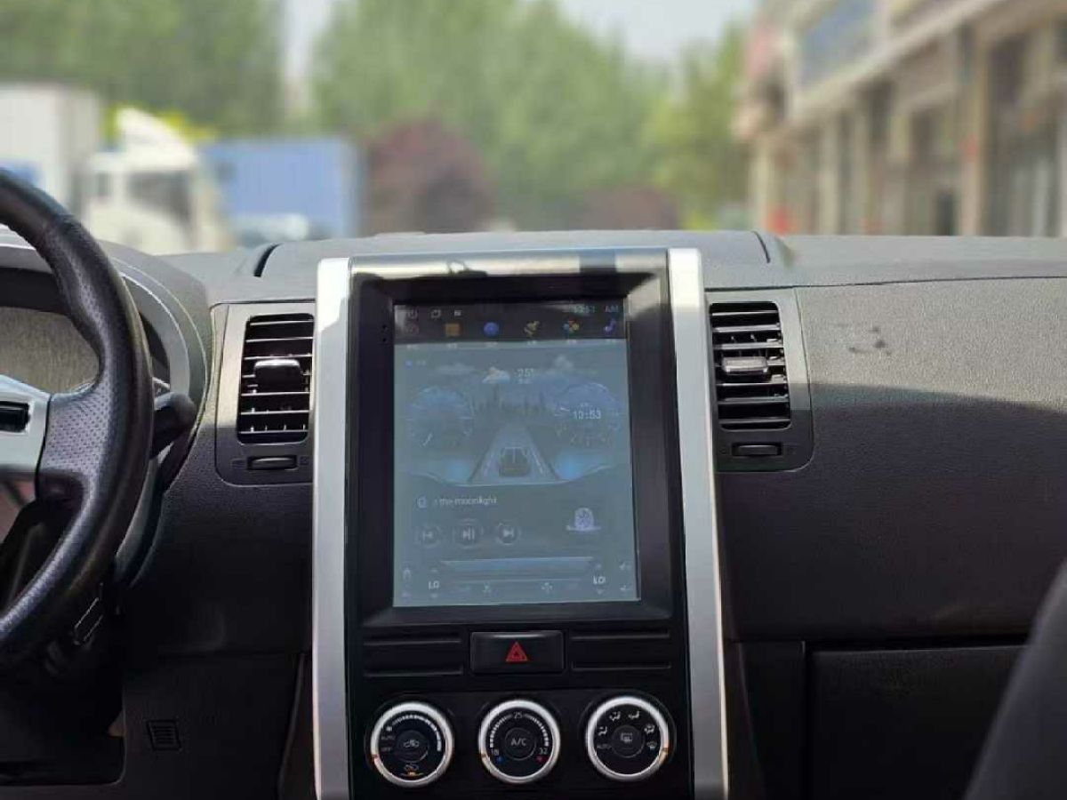 日產(chǎn) 奇駿  2012款 2.0L CVT舒適版 4WD圖片