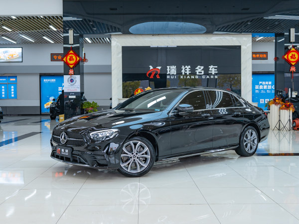 奔驰 奔驰E级  2021款 改款 E 300 L 运动时尚型