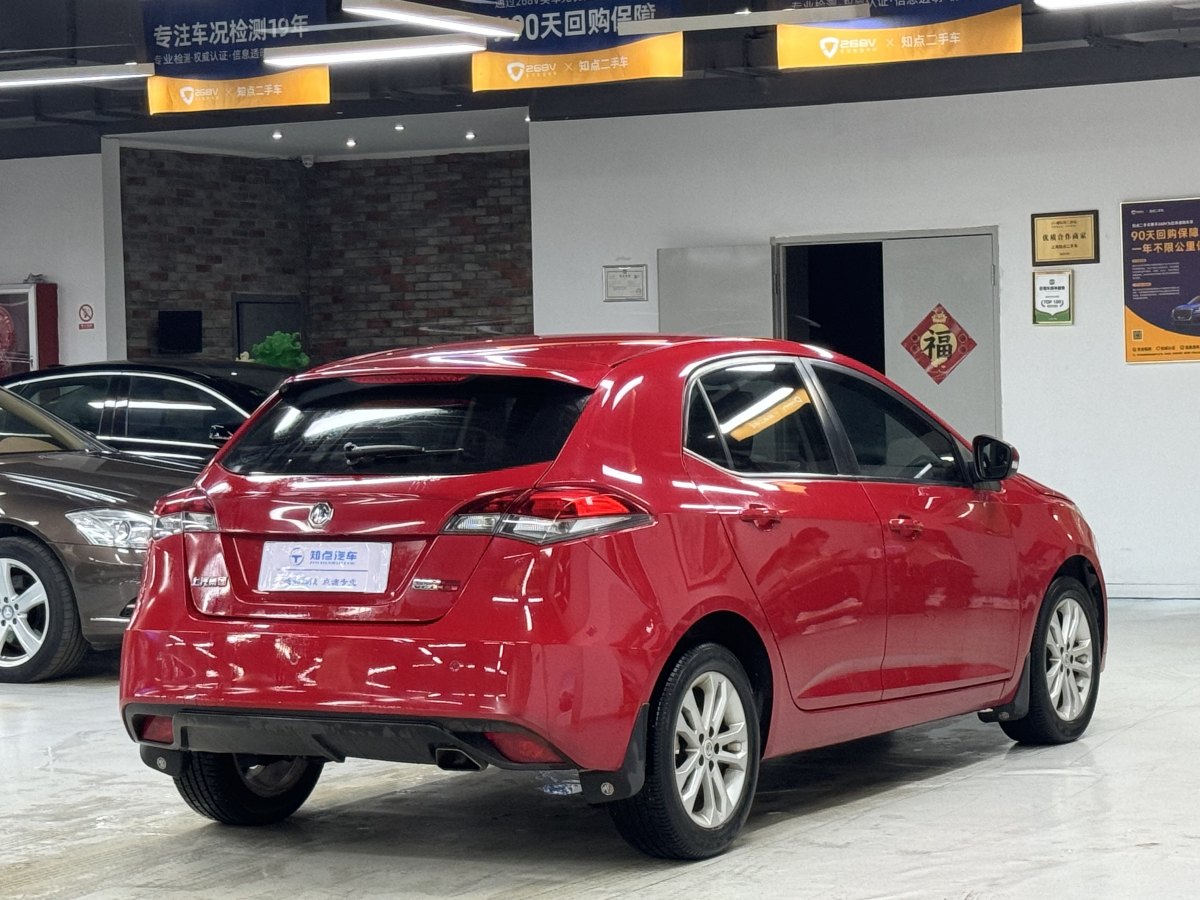 2013年9月名爵 名爵5  2012款 MG5 1.5L 豪華版