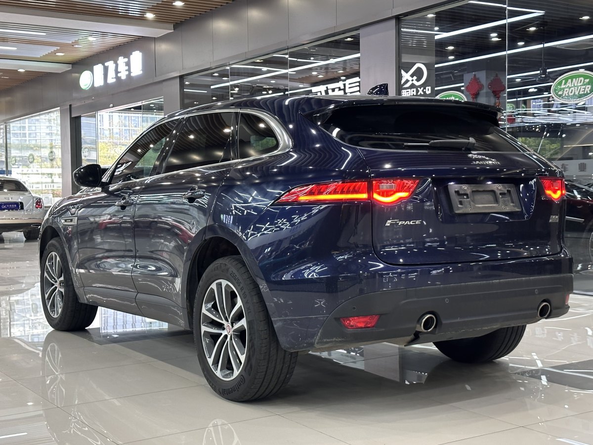 2019年4月捷豹 F-PACE  2019款 2.0T 四驅(qū)R-Sport運(yùn)動版