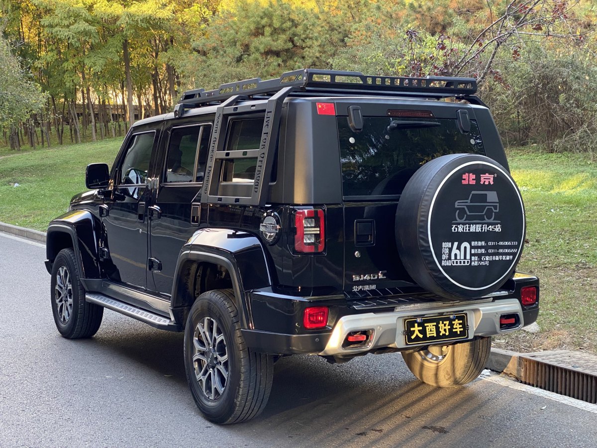 北京 BJ40  2020款 2.0T 自動四驅(qū)城市獵人版?zhèn)b客型圖片