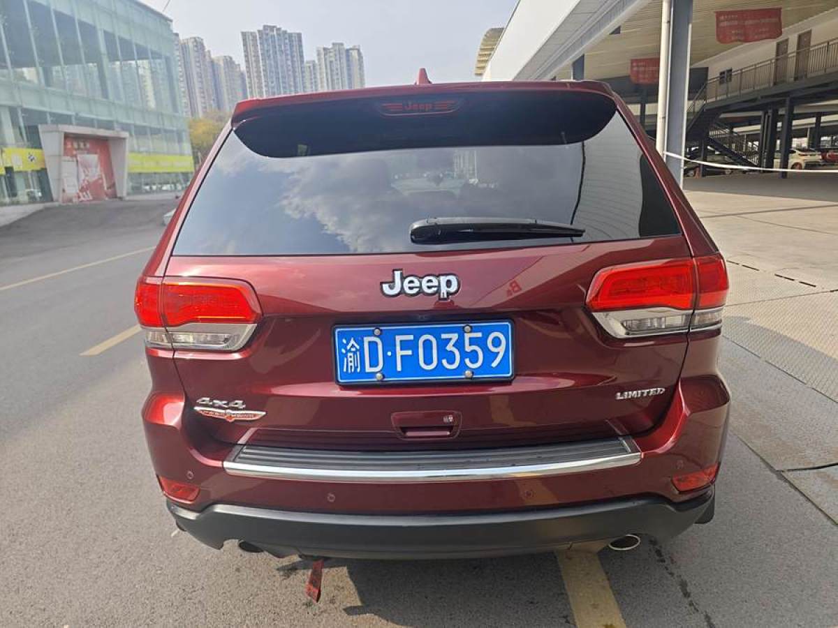 Jeep 大切諾基  2016款 3.0L 精英導(dǎo)航版圖片