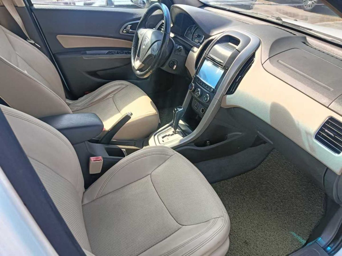 寶駿 630  2013款 1.5L 自動精英型圖片