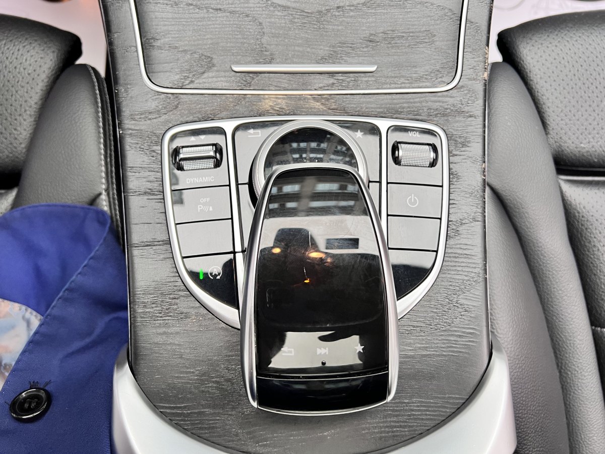 奔驰 奔驰C级  2017款 改款 C 200 L 运动版图片