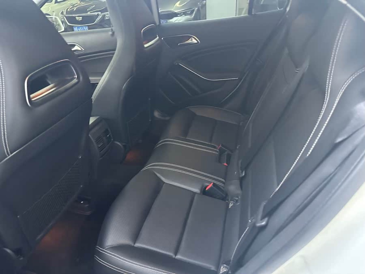 奔馳 奔馳GLA  2017款 GLA 220 4MATIC 豪華型圖片