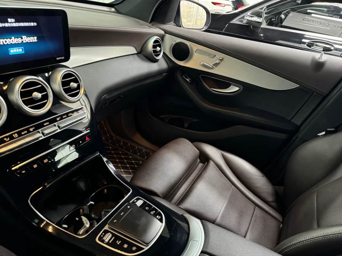 奔馳 奔馳GLC  2018款 改款 GLC 260 4MATIC 動感型圖片