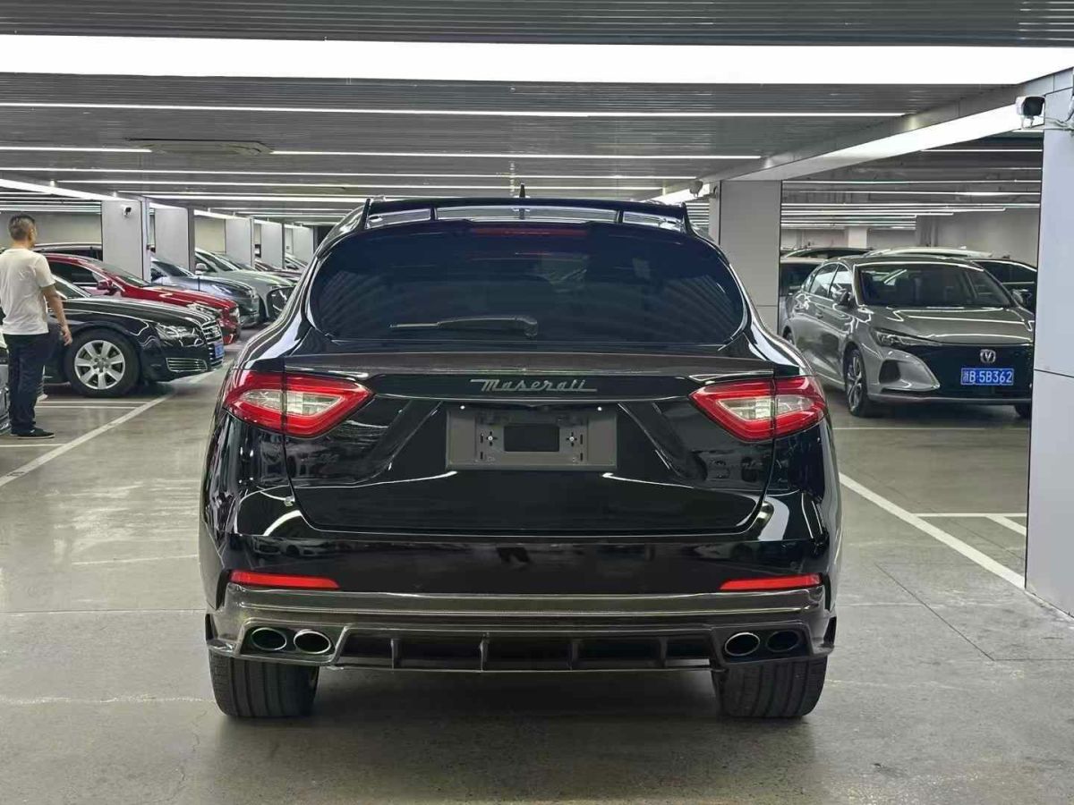 瑪莎拉蒂 Levante  2018款 3.0T 經(jīng)典版圖片