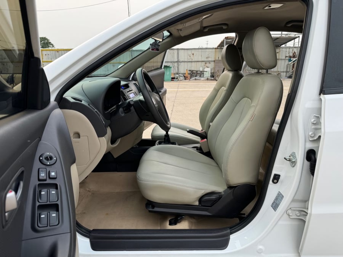 現(xiàn)代 悅動(dòng)  2015款 1.6L 手動(dòng)舒適型圖片