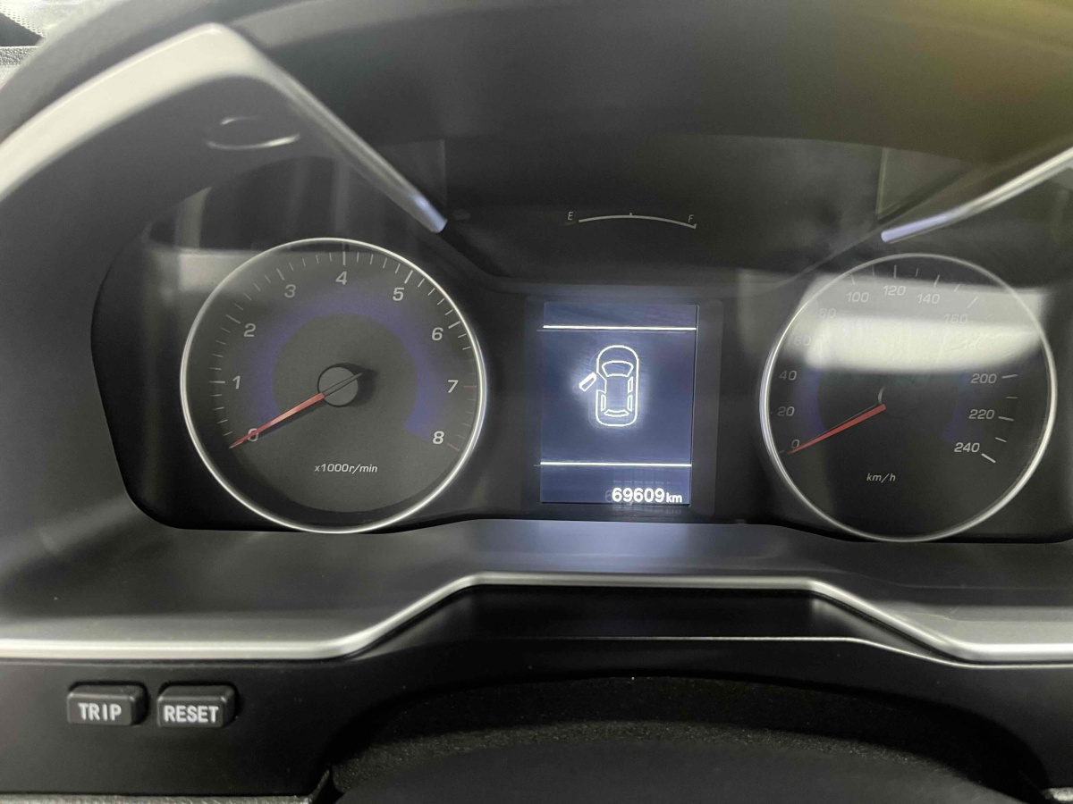 吉利 帝豪  2016款 三厢 1.3T CVT向上版图片