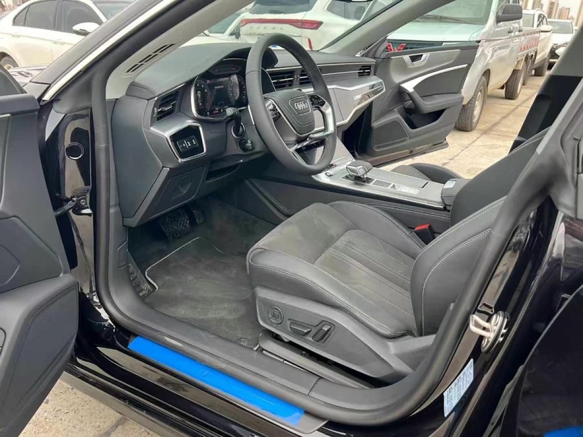 奧迪 奧迪A7L  2024款 45TFSI S-line 筑夢(mèng)型 流晶套裝圖片