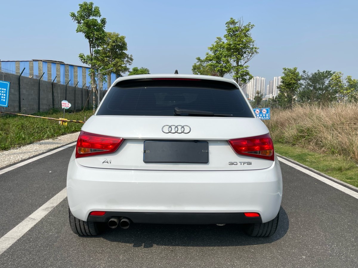 2015年7月奧迪 奧迪A1  2014款 30 TFSI Sportback時尚型