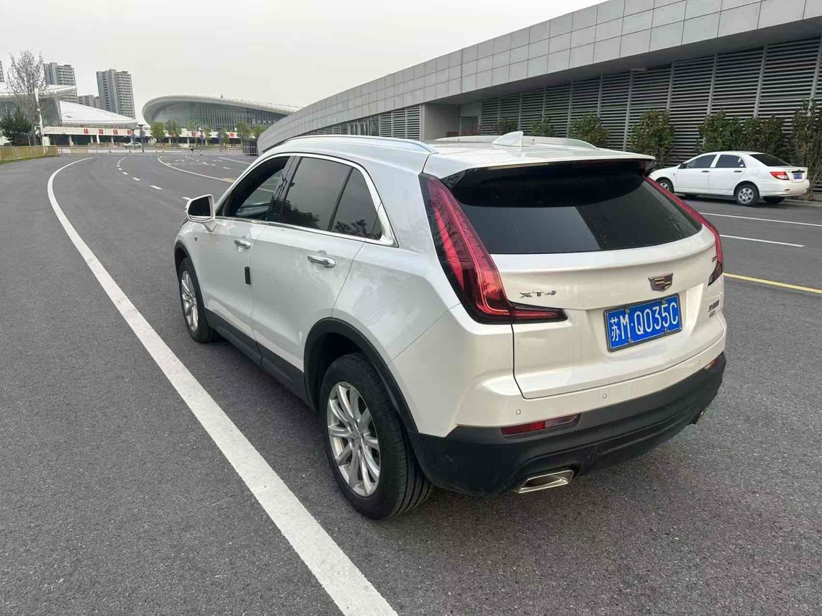 凱迪拉克 XT4  2022款 28T 兩驅(qū)風(fēng)尚型圖片