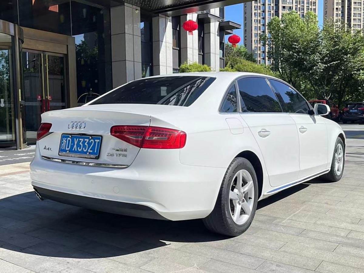 奧迪 奧迪A4L  2015款 35 TFSI 自動標(biāo)準(zhǔn)型圖片