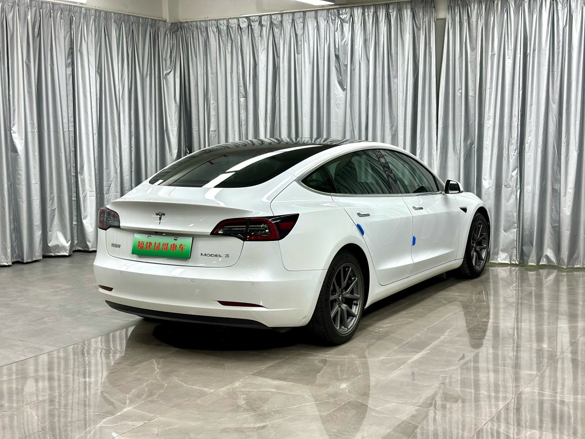 特斯拉 Model 3  2019款 標(biāo)準(zhǔn)續(xù)航后驅(qū)升級版圖片