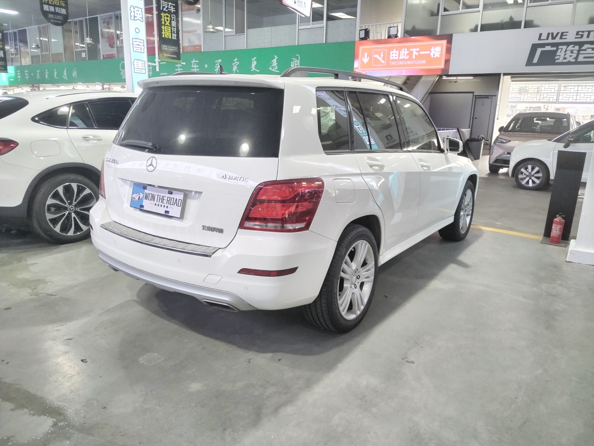 奔馳 奔馳GLK級(jí)  2014款 GLK 260 4MATIC 動(dòng)感型圖片