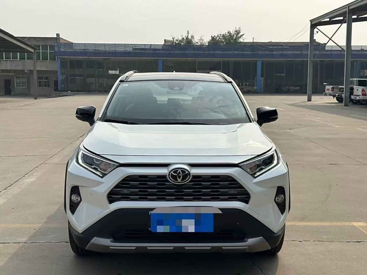 2023年6月豐田 RAV4榮放  2023款 2.0L CVT四驅(qū)探險(xiǎn)旗艦版