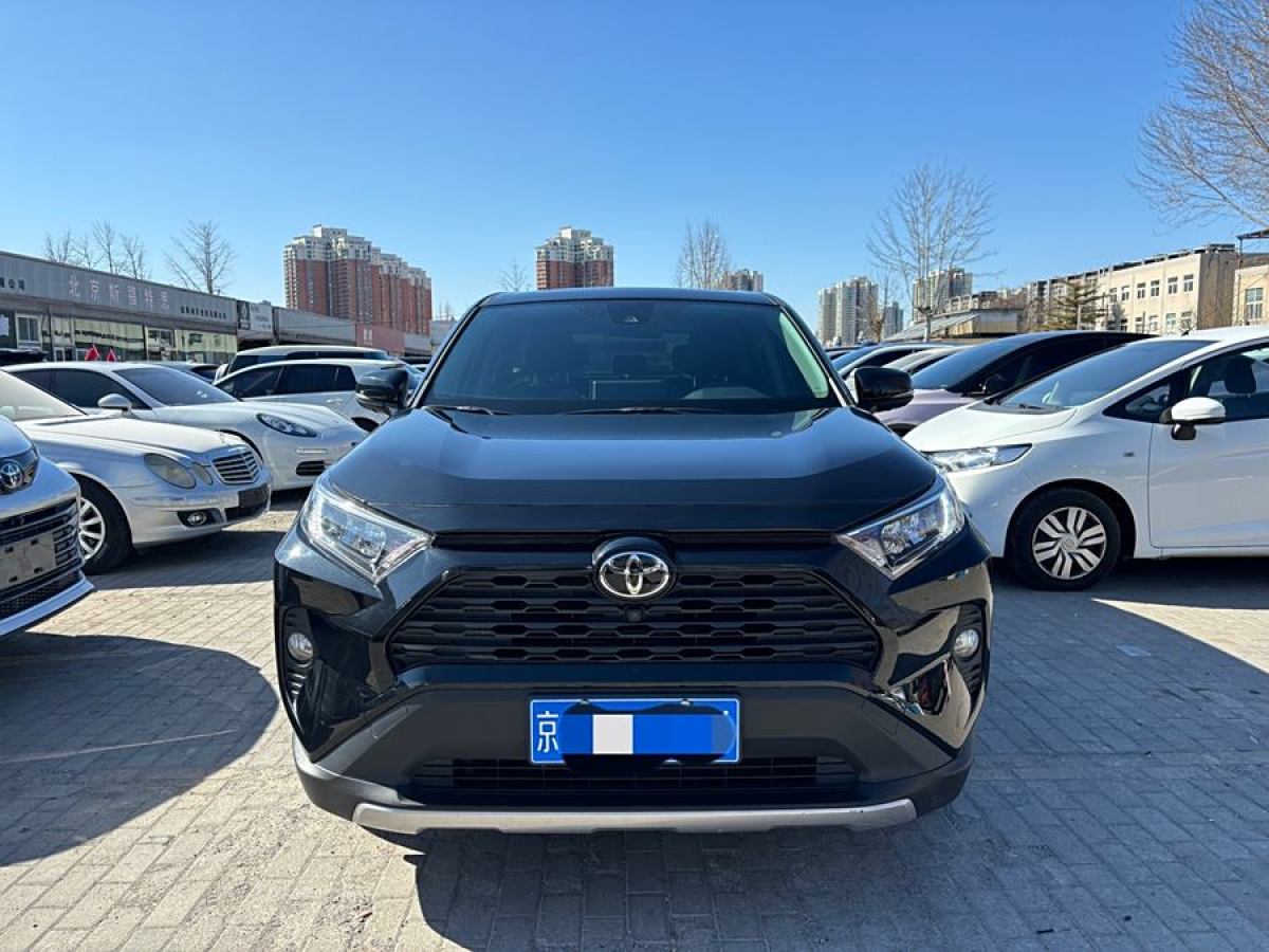 豐田 RAV4榮放  2022款 2.0L CVT兩驅(qū)風(fēng)尚版圖片