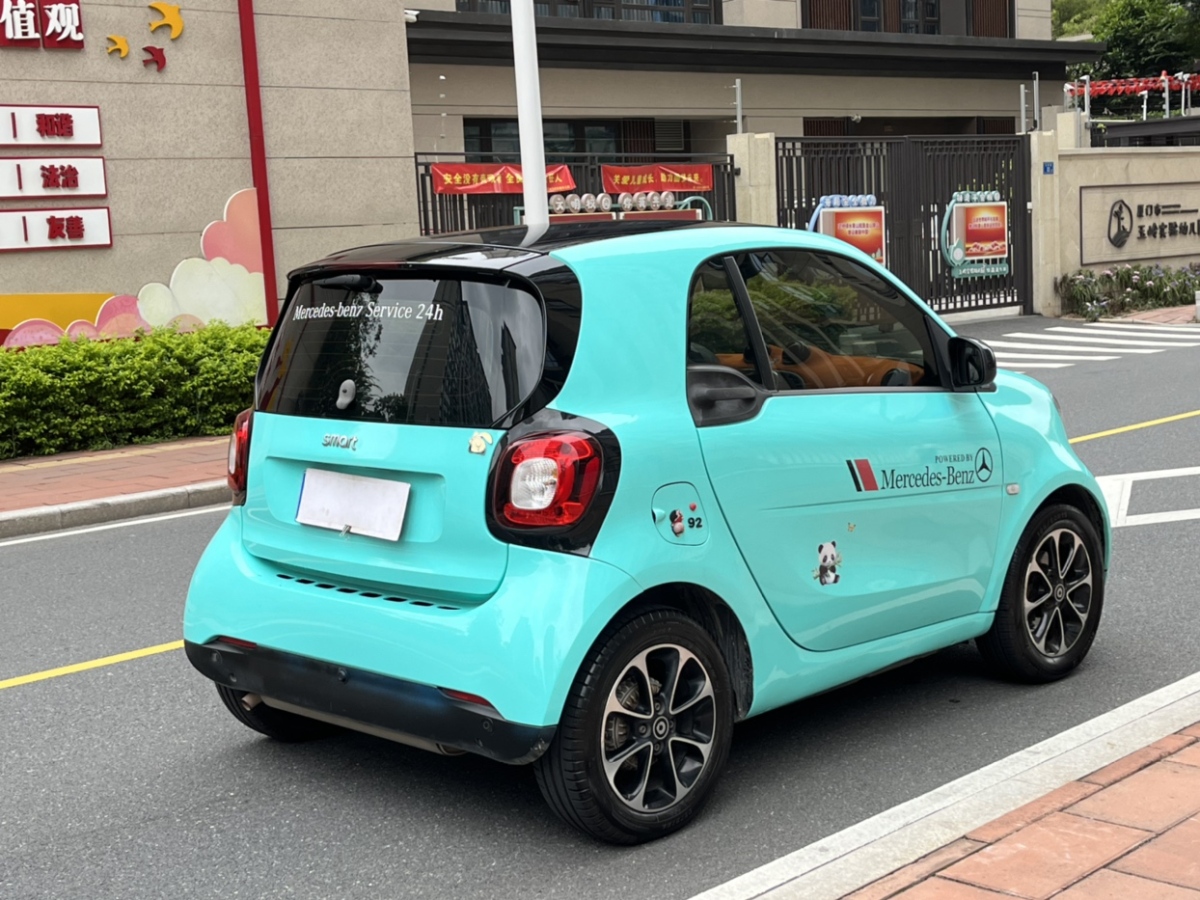 2016年12月smart fortwo  2015款 1.0L 52千瓦硬頂靈動(dòng)版