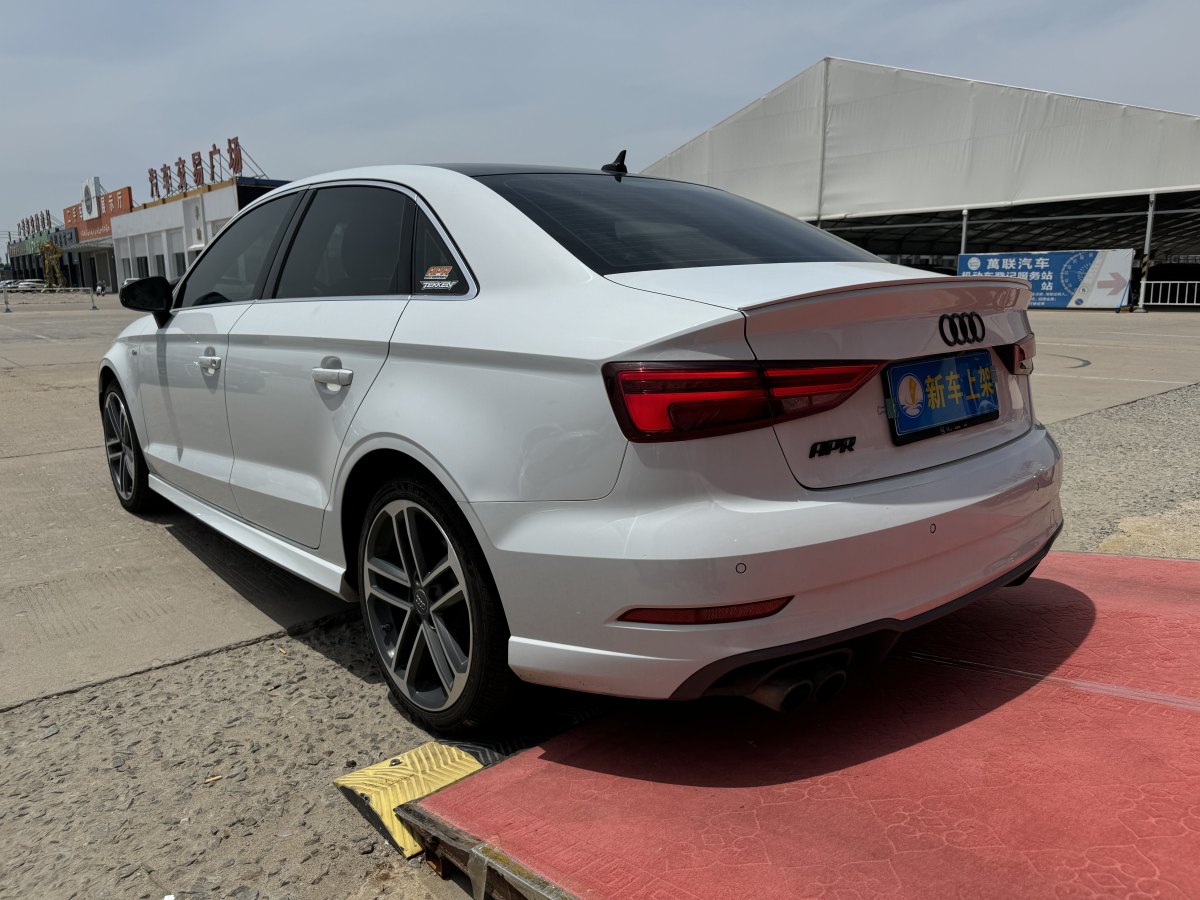 奥迪 奥迪A3  2018款 30周年年型 Sportback 40 TFSI 风尚型图片