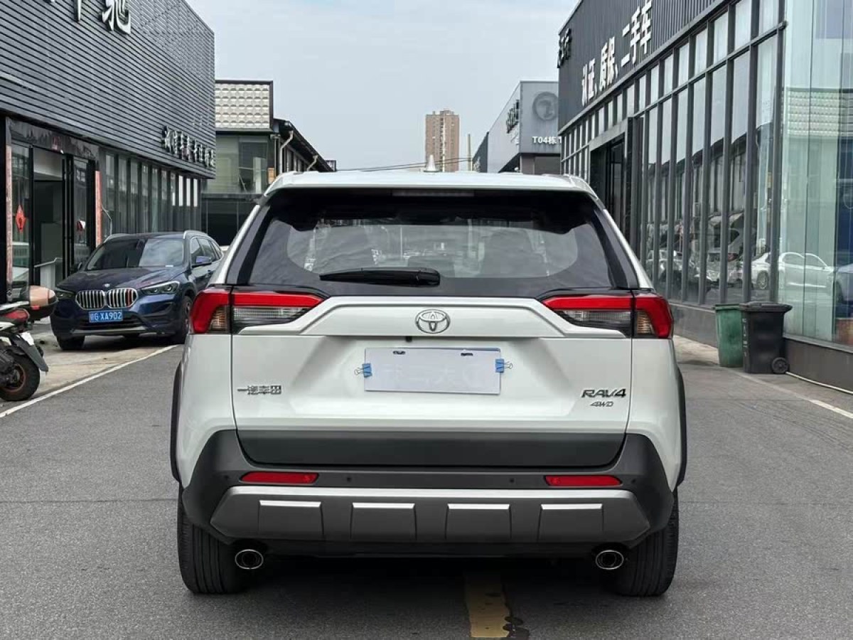豐田 RAV4榮放  2022款 2.0L CVT四驅(qū)風(fēng)尚Plus版圖片