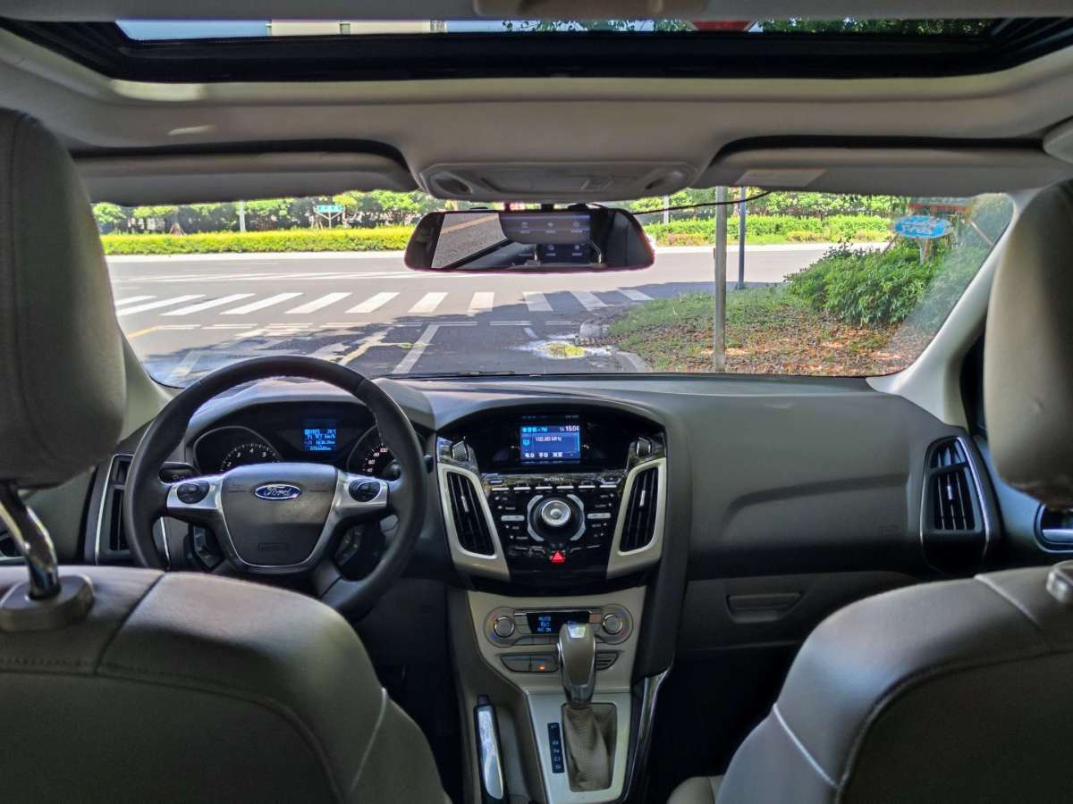 福特 福克斯  2012款 三厢 1.6L 自动尊贵型图片