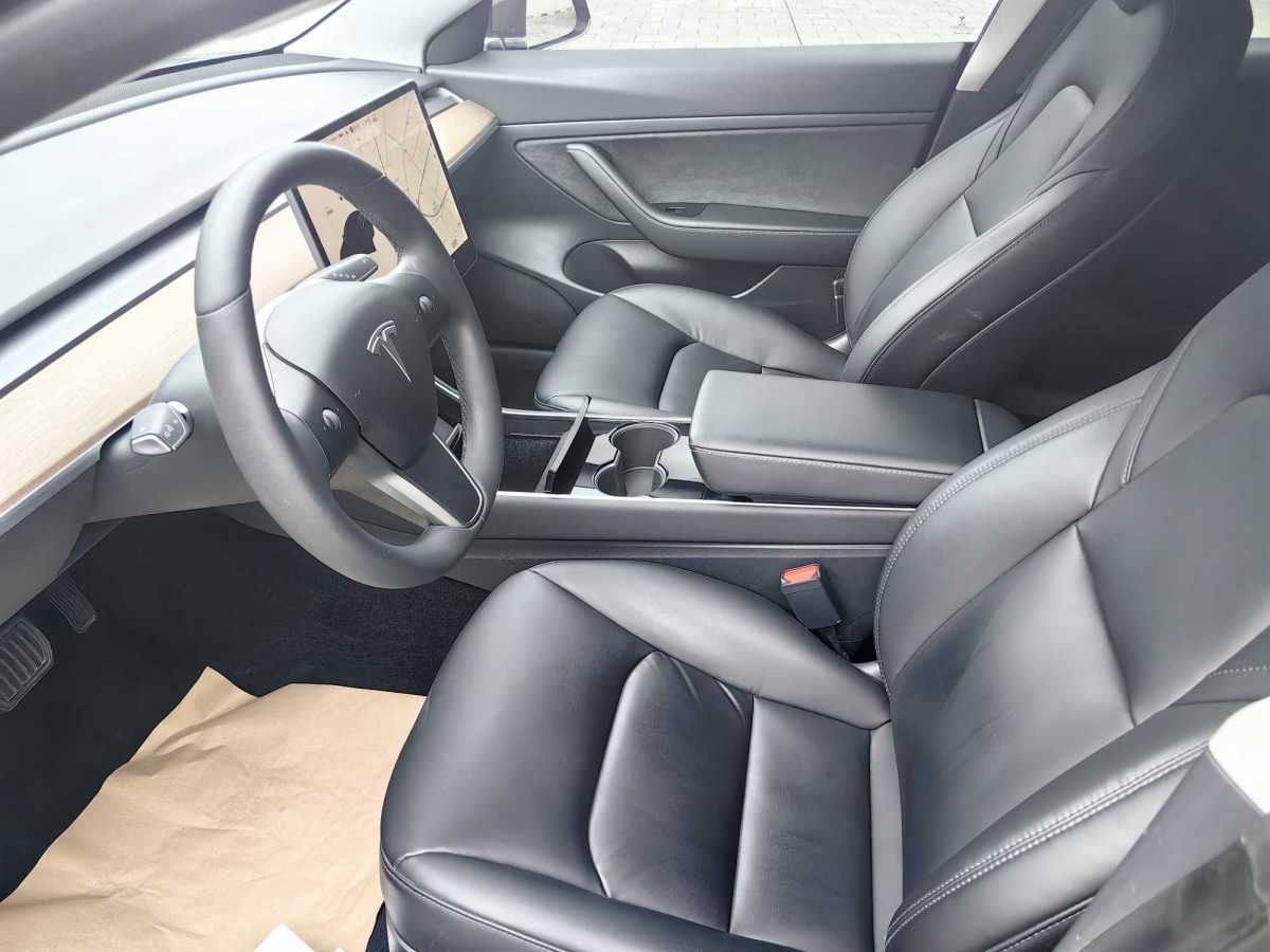 特斯拉 Model 3  2019款 標(biāo)準(zhǔn)續(xù)航后驅(qū)升級(jí)版圖片