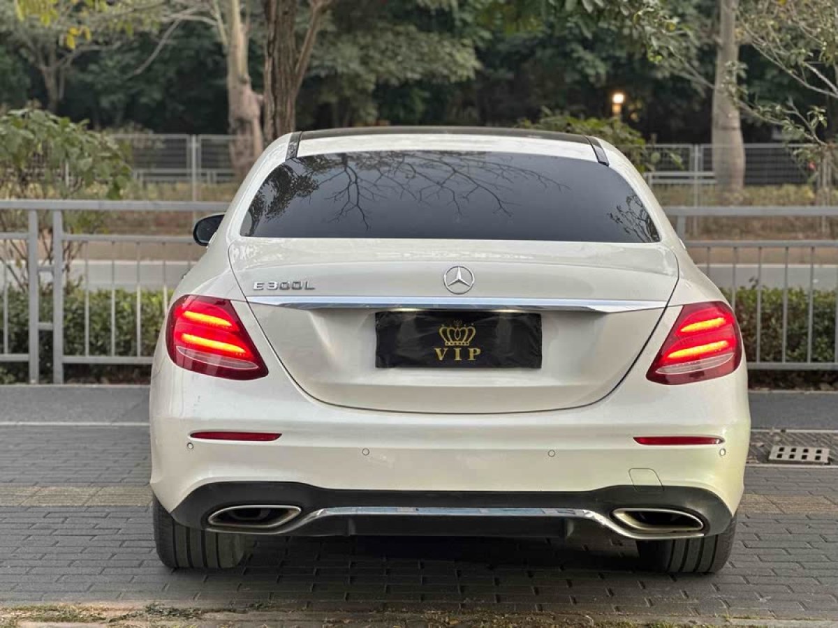 奔馳 奔馳E級  2016款 E 300 L 運動時尚型圖片