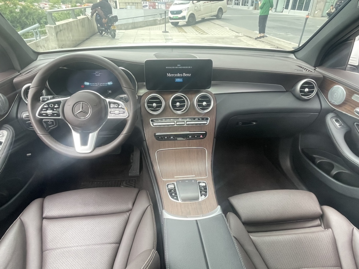 2021年1月奔驰 奔驰GLC  2020款 GLC 300 L 4MATIC 动感型