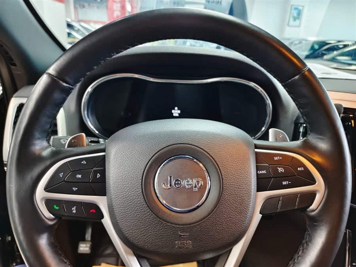 Jeep 大切諾基  2021款 3.0L 80周年紀(jì)念版圖片