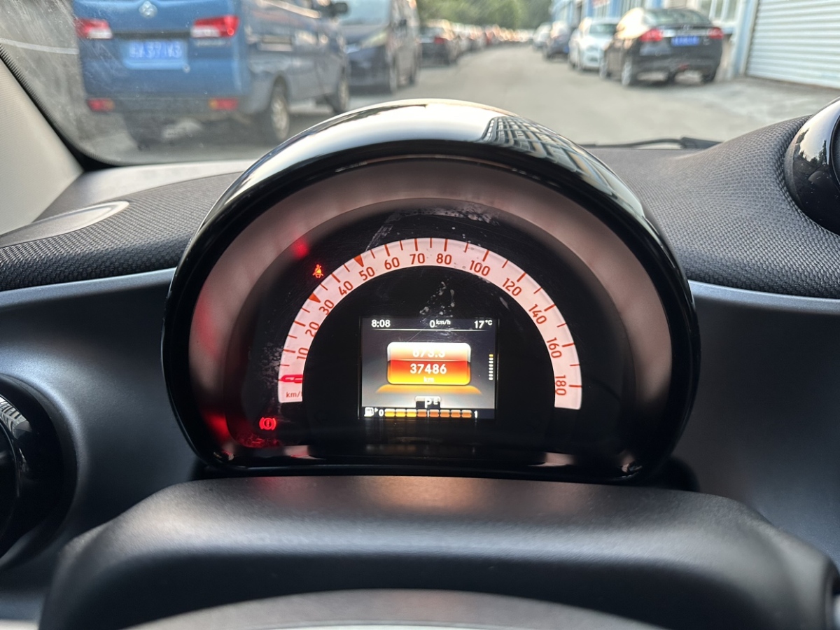 smart fortwo  2019款 0.9T 66千瓦硬頂先鋒版 國(guó)VI圖片