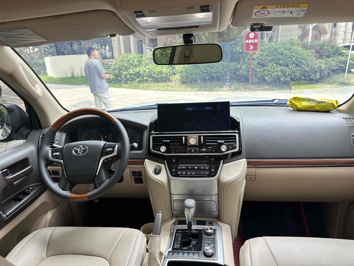 豐田 蘭德酷路澤  2015款 4.0L V6 中東低配版圖片