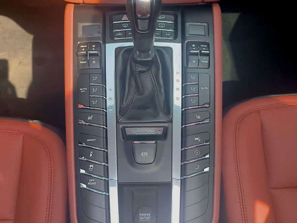 保時(shí)捷 Macan  2018款 Macan 2.0T圖片