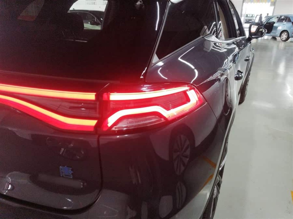 比亞迪 唐新能源  2019款 EV600D 四驅(qū)智聯(lián)創(chuàng)領(lǐng)型 5座圖片