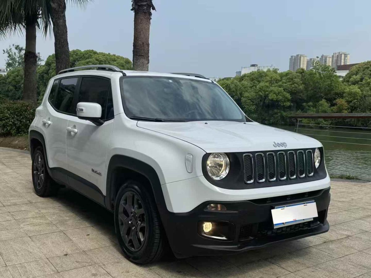Jeep 自由俠  2019款 220T 自動(dòng)領(lǐng)先版圖片