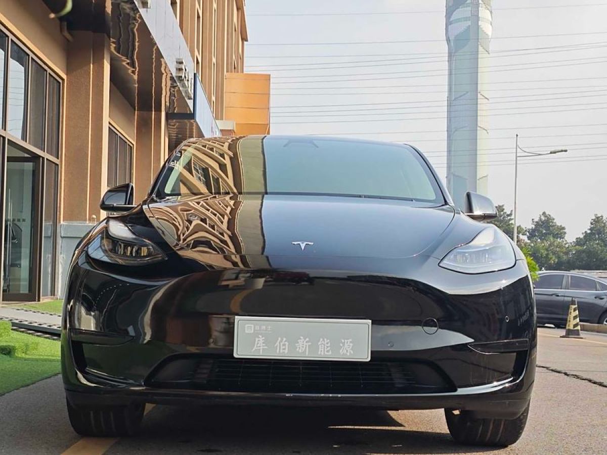 特斯拉 Model 3  2022款 后輪驅(qū)動(dòng)版圖片