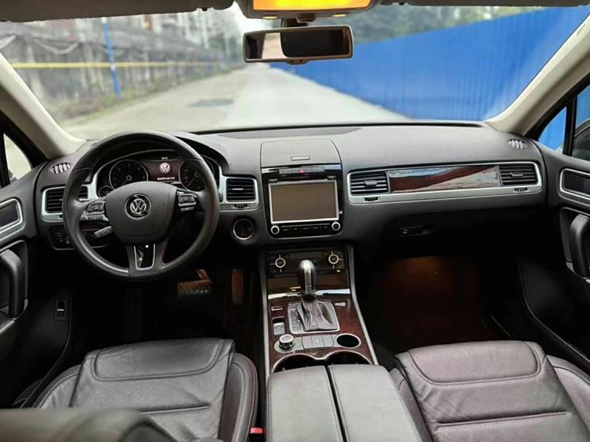 大眾 途銳  2011款 3.0TDI 柴油標(biāo)配型圖片