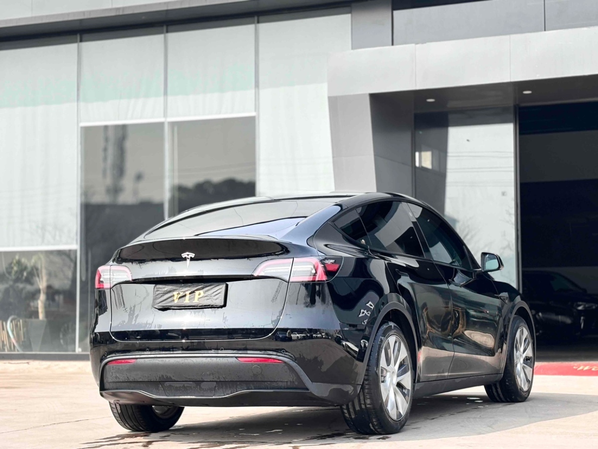 特斯拉 Model Y  2023款 后輪驅(qū)動(dòng)版圖片