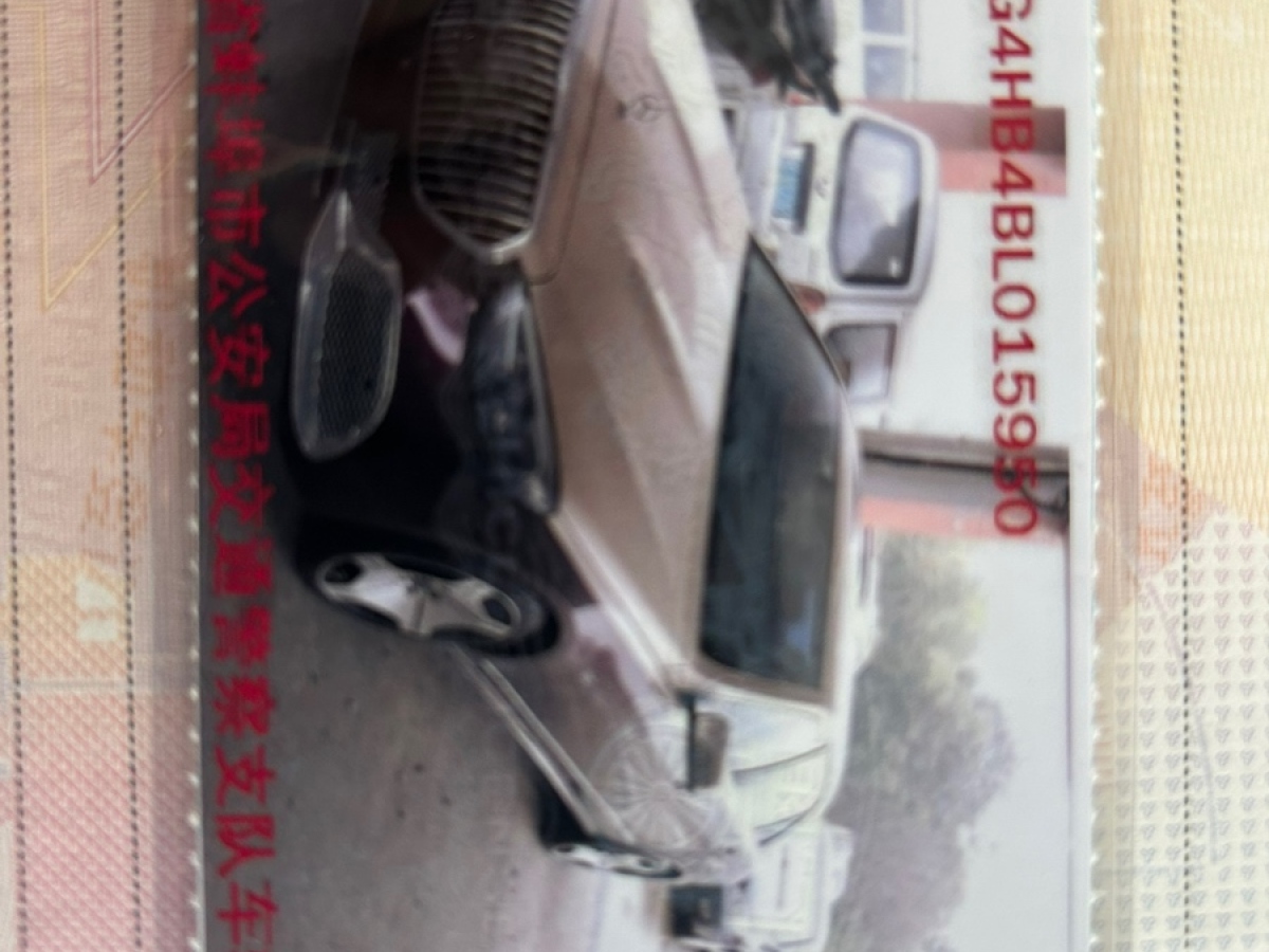 奔驰 奔驰E级  2011款 E 260 L CGI时尚型图片