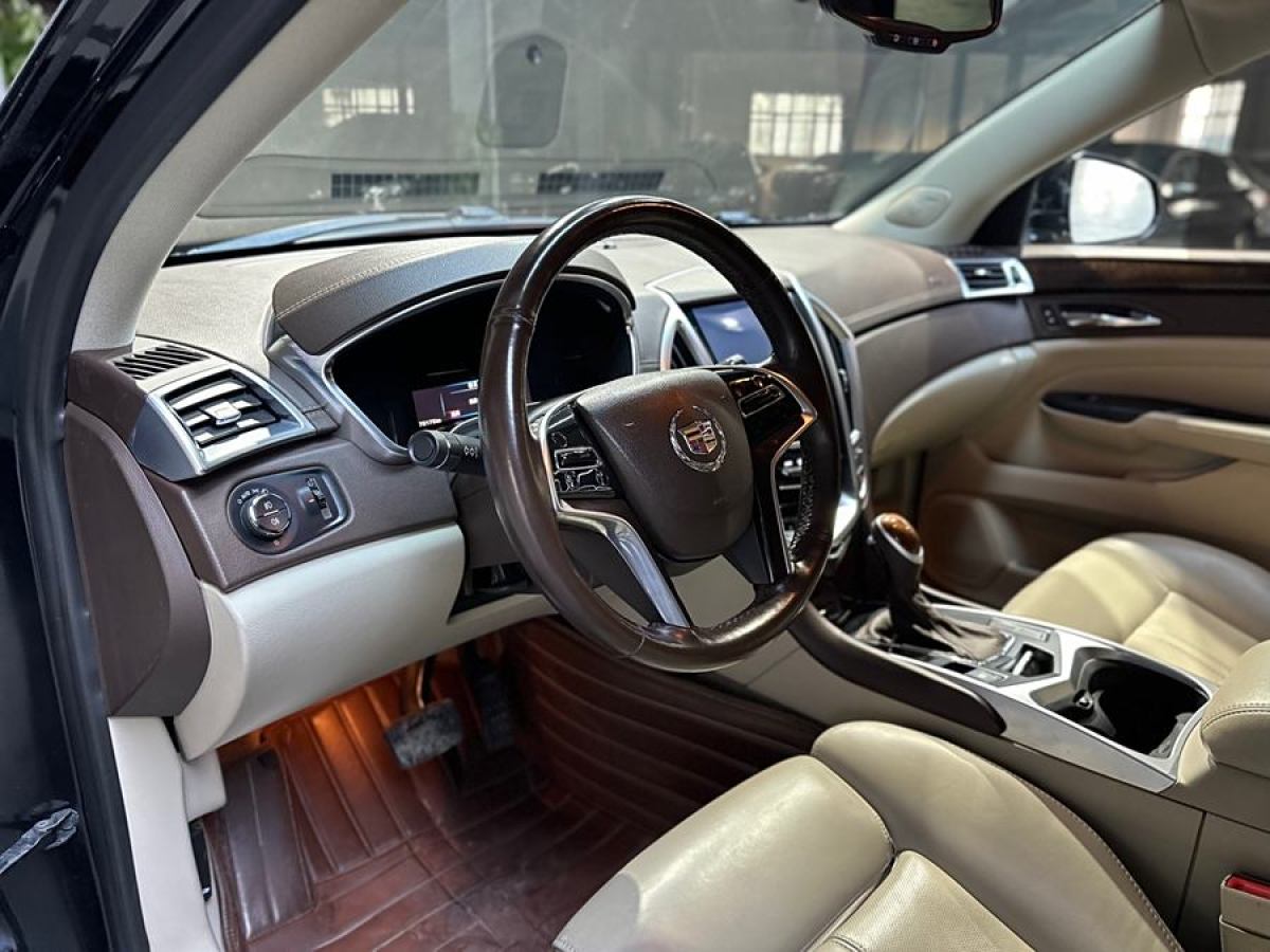 凱迪拉克 SRX  2014款 3.0L 領(lǐng)先型圖片