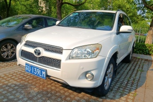 RAV4榮放 豐田 2.4L 自動四驅(qū)豪華版