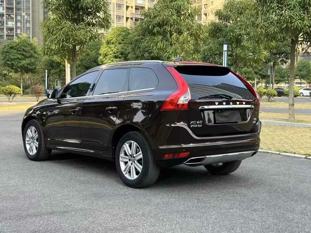 沃爾沃 XC60  2017款 2.0T T5 AWD 個(gè)性運(yùn)動(dòng)版圖片