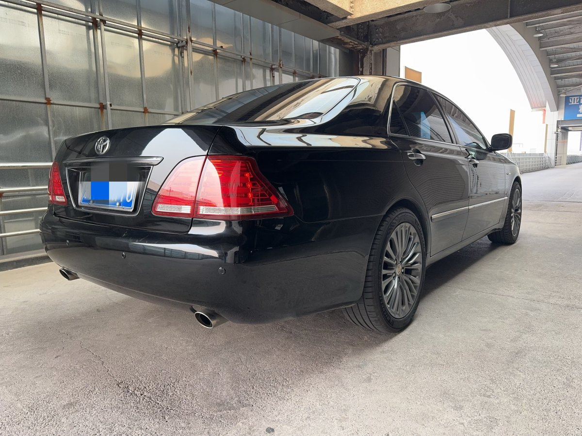 豐田 皇冠  2007款 2.5L Royal 導(dǎo)航版圖片