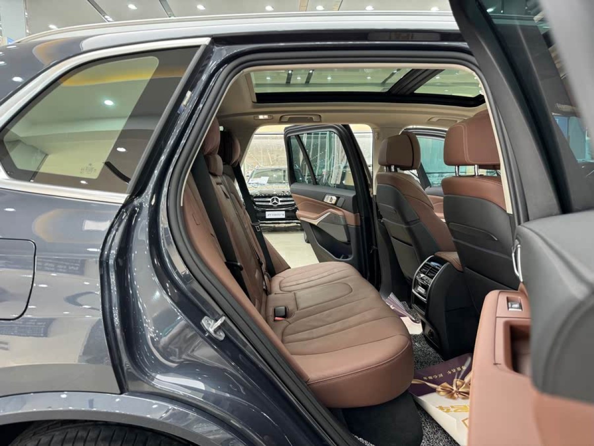 寶馬 寶馬X5  2020款 xDrive40i 尊享型 M運(yùn)動(dòng)套裝圖片