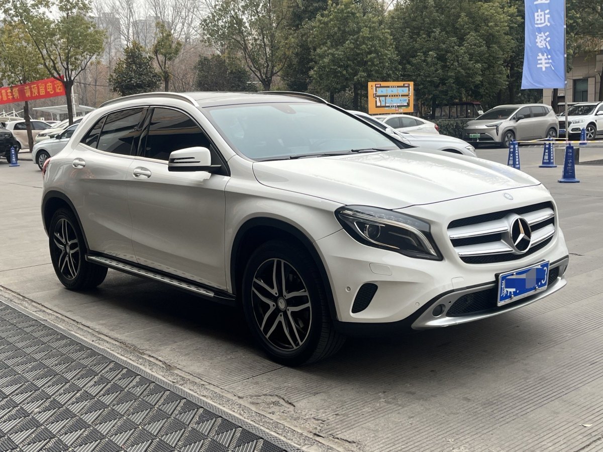 奔馳 奔馳GLA  2016款 GLA 220 4MATIC 時(shí)尚型圖片