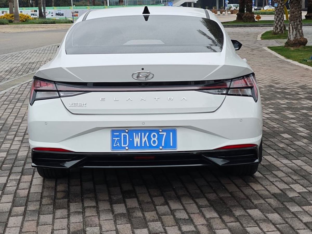 現(xiàn)代 伊蘭特  2022款 1.5L CVT 20周年紀(jì)念款圖片