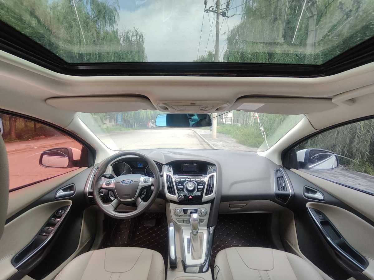 福特 ?？怂? 2012款 三廂 1.6L 自動(dòng)尊貴型圖片
