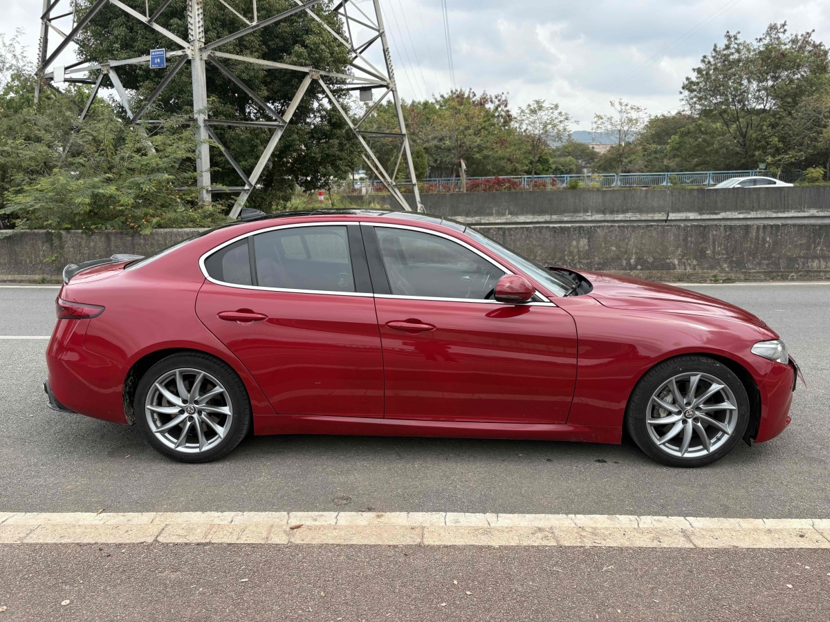 阿爾法·羅密歐 Giulia  2017款 2.0T 280HP 豪華版圖片