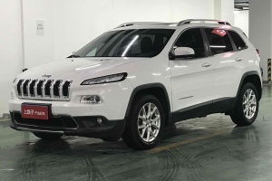 自由光 Jeep 2.0L 優(yōu)越版