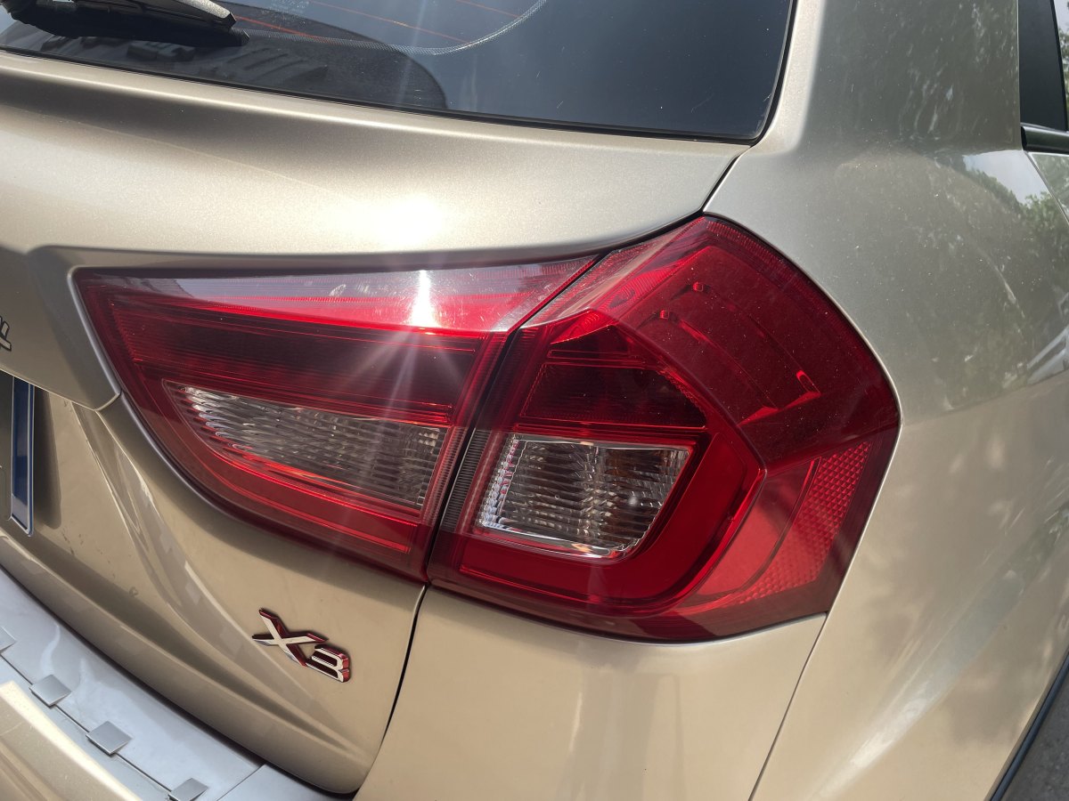 吉利 遠(yuǎn)景X3  2017款 1.5L 手動尊貴型圖片