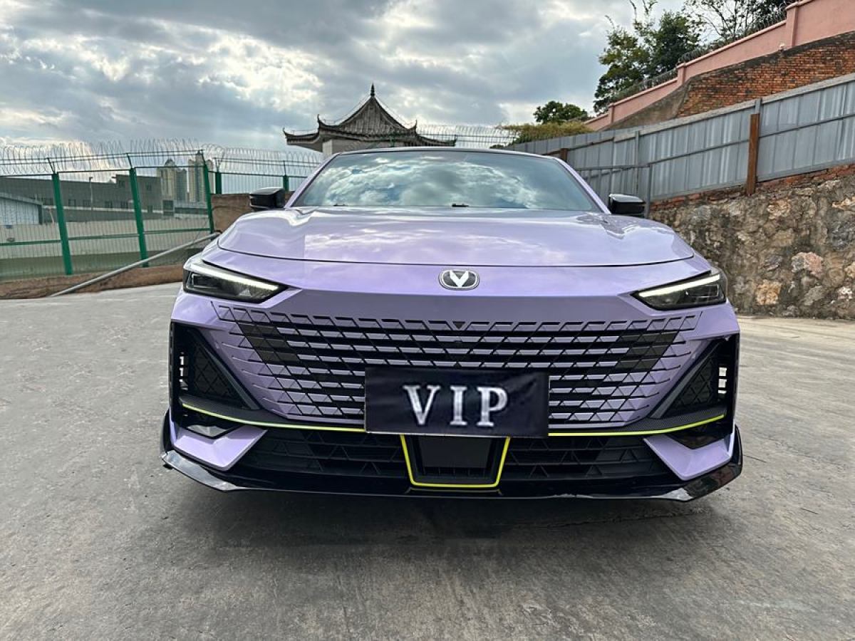 長安 長安UNI-V  2022款 1.5T 運動版圖片